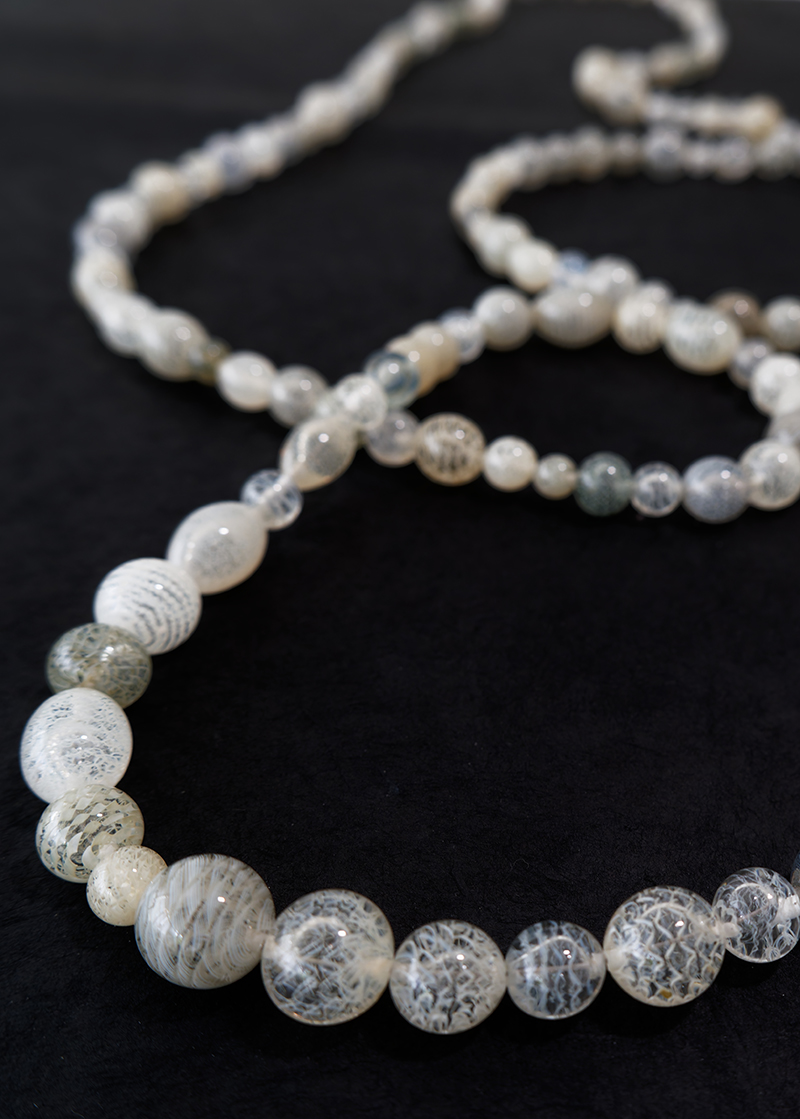 Michi Susuki perles de verre © Antoine Saint-Hilaire